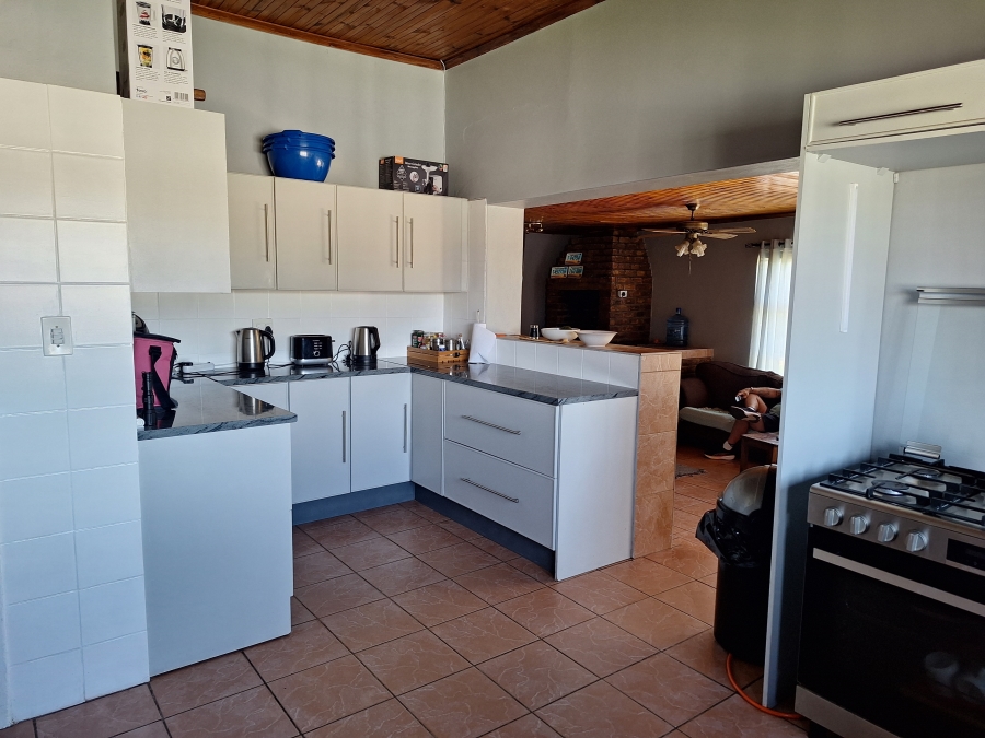To Let 5 Bedroom Property for Rent in Retief Eastern Cape